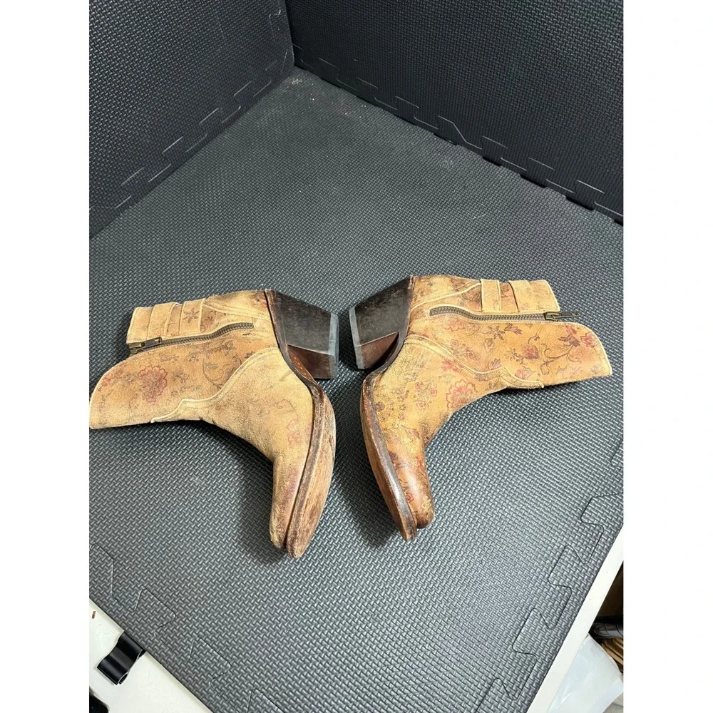Lucchese Catalina Floral Leather Ankle Boots 6.5B‎ Tan Distressed Buckle M4953